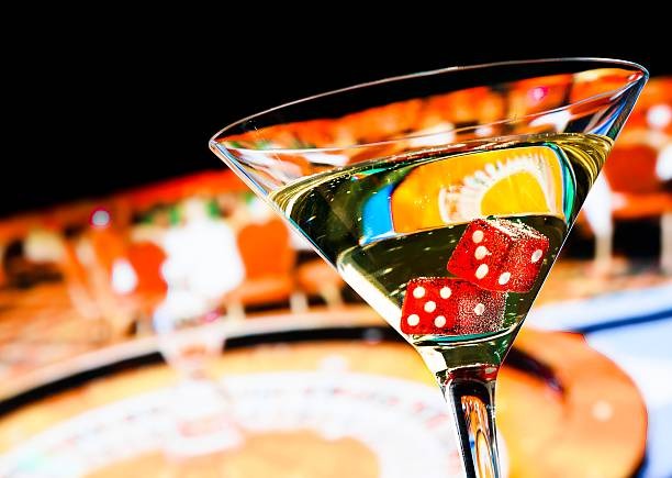 kudus toto app showing live-dealer blackjack table with real dealer